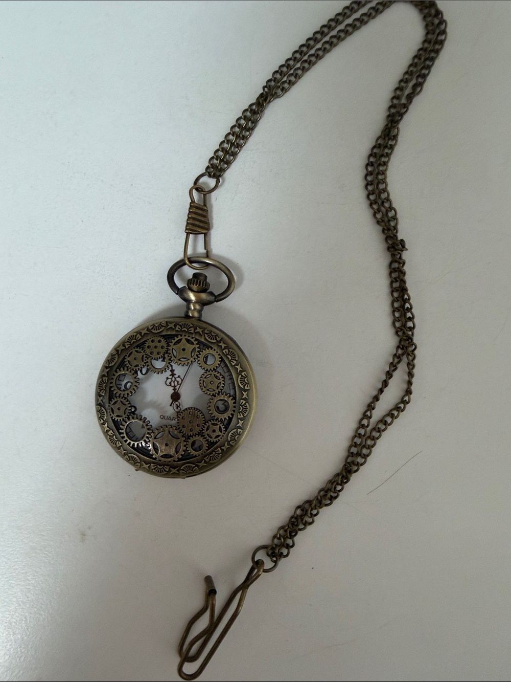 Source Unknown Antique Brass Gear Pendant Pocket Watch Necklace needs battery
